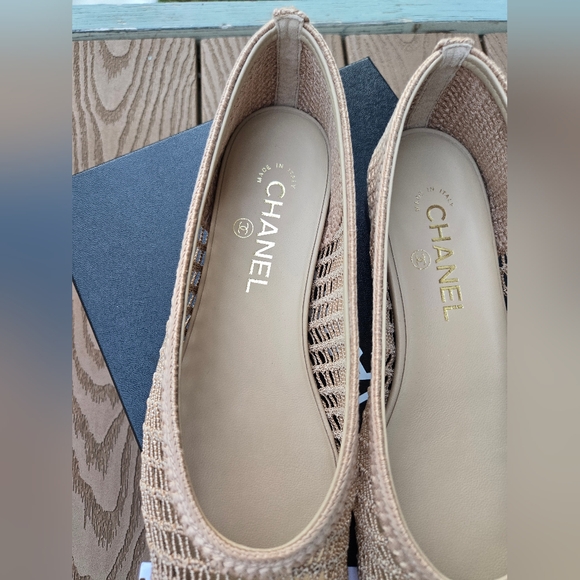 CHANEL Beige Raffia Ballet Flats. - Picture 3 of 5